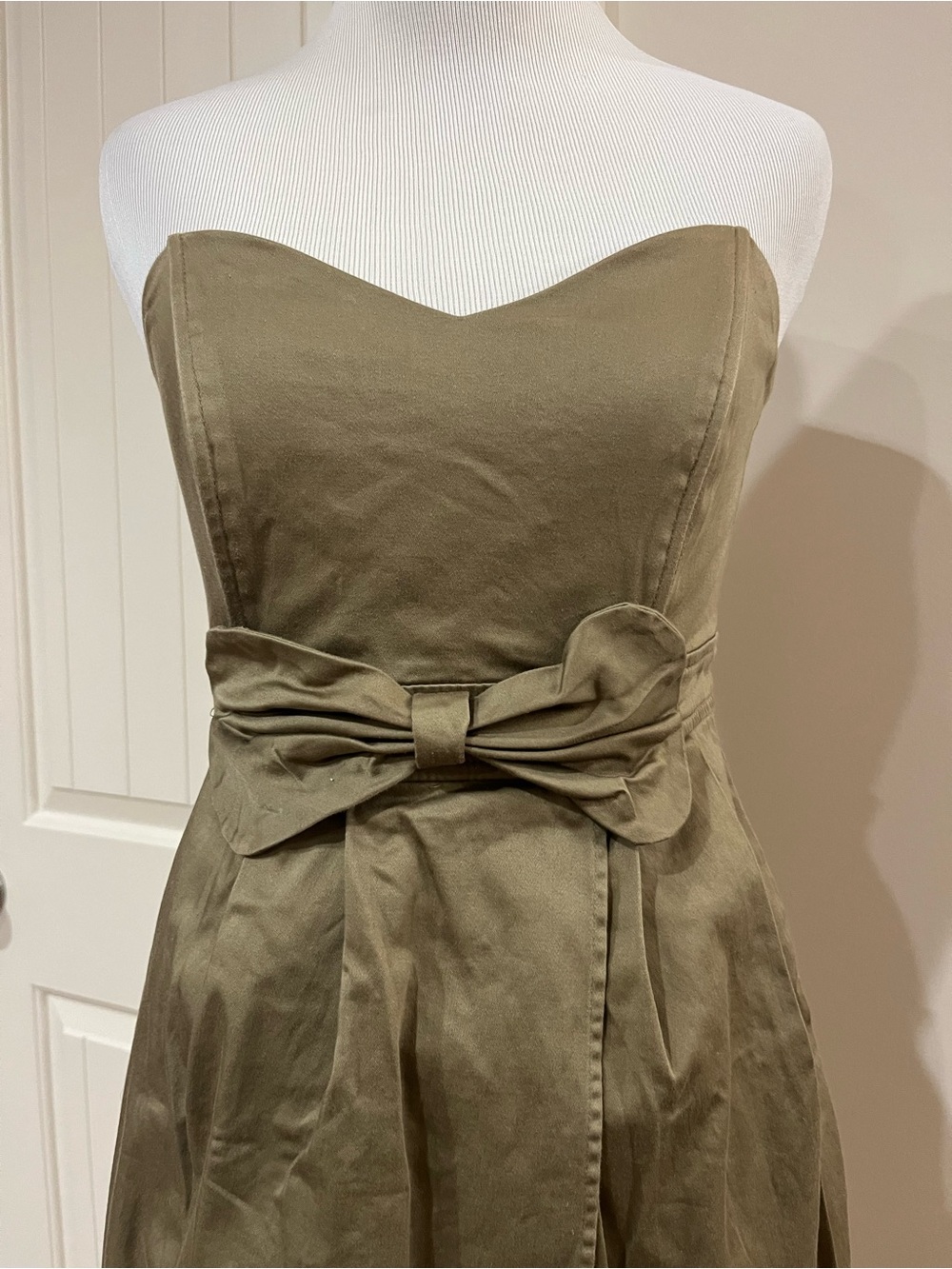 lola Olive Strapless Sweetheart Dress with Waist Bow - Picture 2 of 7